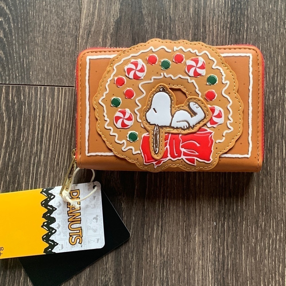 NWT Loungefly Peanuts Snoopy Christmas Wallet